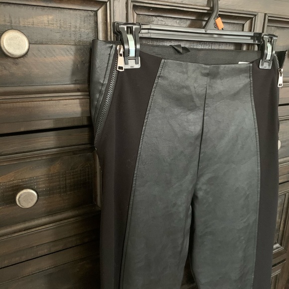 New Faux leather and fabric leggings - Picture 3 of 6